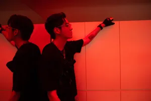 吴亦凡绿发酷帅写真图片_5