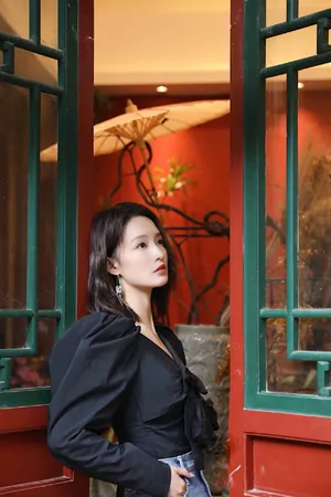 李沁最新性感写真图片
