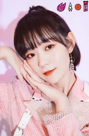 火箭少女101粉嫩合体写真图片_3