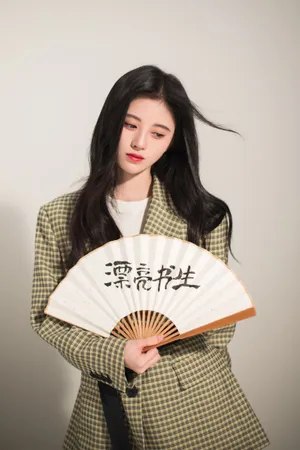 鞠婧祎潇洒酷美写真图片
