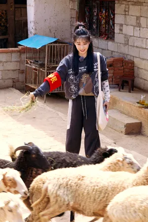 阚清子甜美综艺剧照图片_2