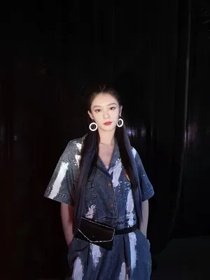 傅菁牛仔衣时尚写真图片_2