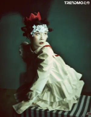 殷桃暗黑童话大片写真图片_5