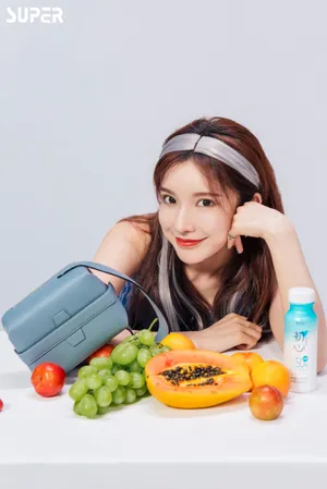 戴燕妮甜美性感图片_1