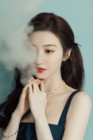 景甜吊带蓝裙性感写真图片_3