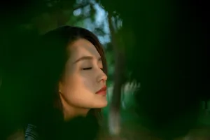李沁清新文艺户外写真图片_7