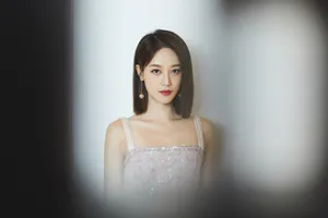 蓝盈莹精致优雅写真图片_2