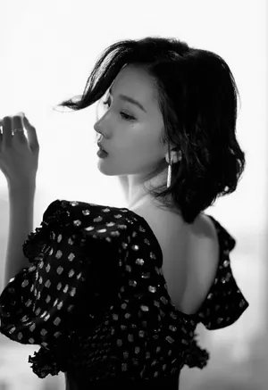 陈小纭性感黑裙写真图片_4
