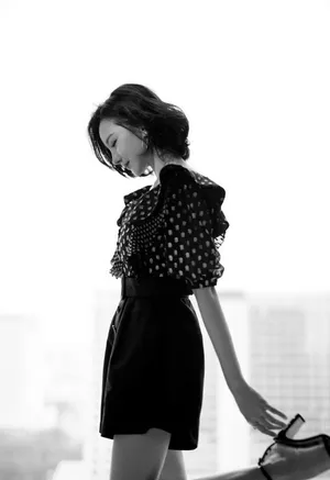 陈小纭性感黑裙写真图片_5