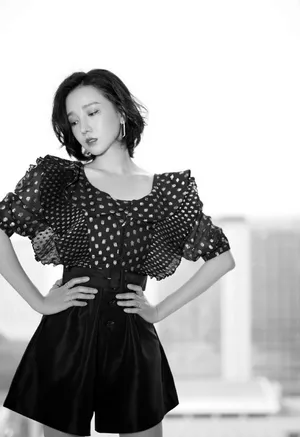 陈小纭性感黑裙写真图片_6