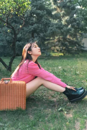 李兰迪粉色甜美写真图片