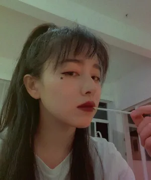 阚清子清爽俏皮自拍图片_2