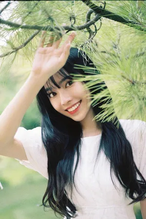 刘一曈俏丽户外写真图片_5