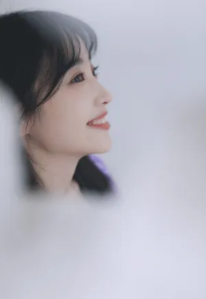许梦圆魔芋紫上衣性感图片_2