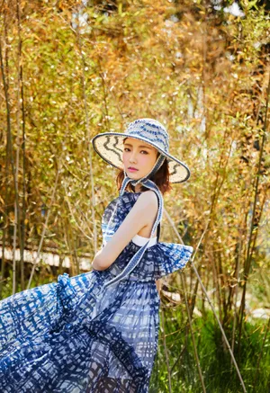 林源蓝色长裙性感写真图片_6