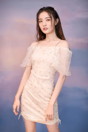 徐璐蕾丝连衣裙性感写真图片_8