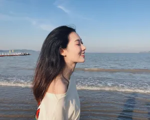 穆乐恩清新甜美旅拍图片