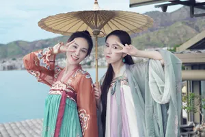 娄艺潇韩丹桐古风造型图片