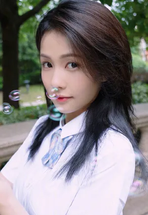 白鹿清纯可爱制服写真图片_3