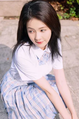 白鹿清纯可爱制服写真图片_7