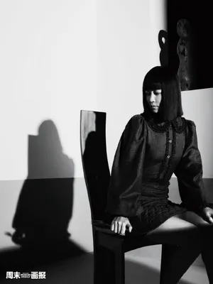 谭卓黑白光影写真图片第3张