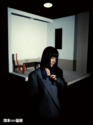 谭卓黑白光影写真图片第4张