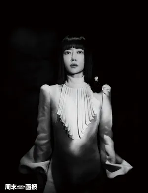 谭卓黑白光影写真图片第5张