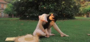 许梦圆户外草地唯美写真第8张