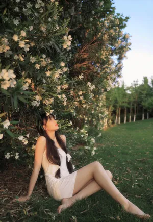 许梦圆迷人长腿唯美写真图片第4张