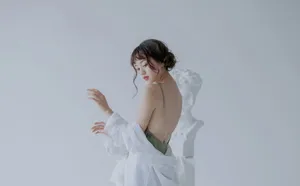 胡意旋吊带裙性感写真图片_4