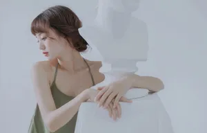 胡意旋吊带裙性感写真图片_8