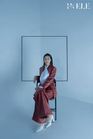 邓英成熟优雅时尚写真图片