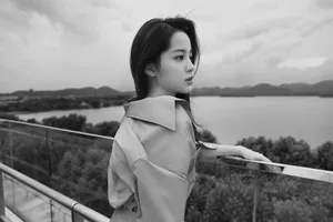 欧阳娜娜潇洒性感写真图片