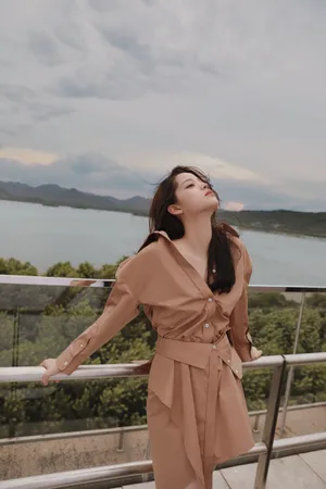 欧阳娜娜潇洒性感写真图片_5