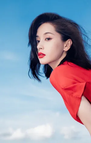 王子文妩媚红裙写真图片_5