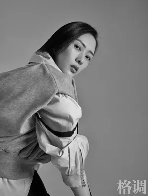 童瑶格调杂志八月刊封面写真_5