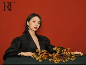 高叶光影随性性感杂志写真_1