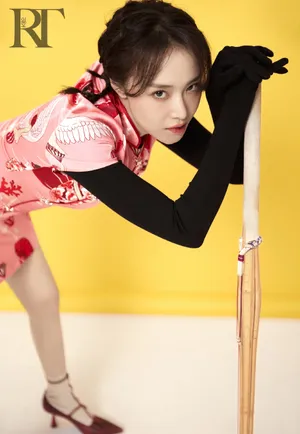 高叶光影随性性感杂志写真_3