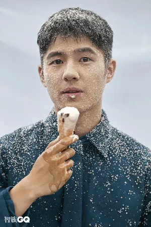 刘昊然最新时尚帅气写真大片_10