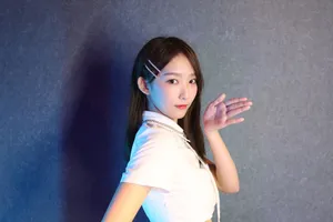 高颖浠元气制服时尚写真_5