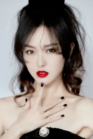 唐嫣红唇高马尾性感写真图片