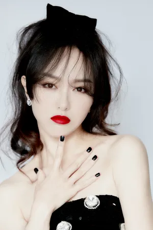 唐嫣红唇高马尾性感写真图片_3