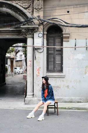 刘力菲牛仔印花外套写真图片_3