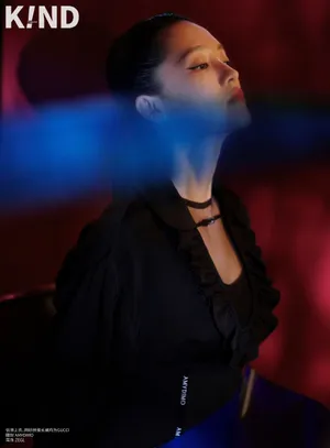 李沁湿发感背头发型写真图片_13