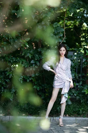 祝绪丹亮片西装裙性感写真图片第4张