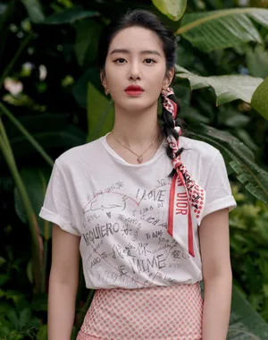 杨采钰清新甜美写真图片