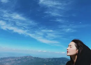 李沁清爽优雅旅拍图片_1
