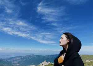 李沁清爽优雅旅拍图片_2