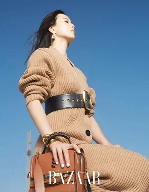 李梦唯美仰视大片写真图片_3