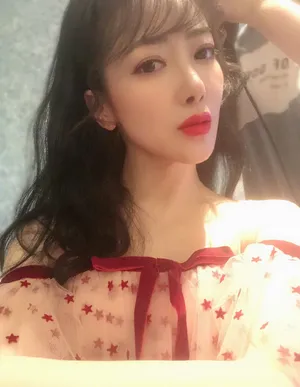 陈紫函清新甜美自拍图片_1
